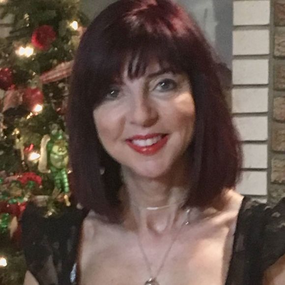 Meet your Posher, Cristina - Picture 1 of 1